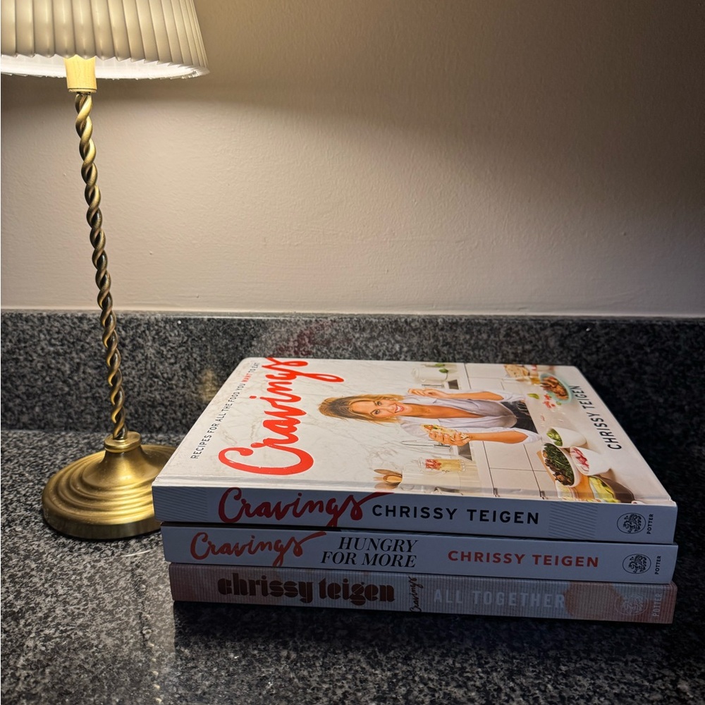 Cravings Cookbook Set - Chrissy Teigen